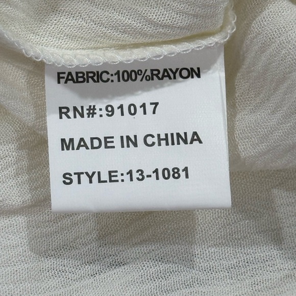 Solitaire Women’s cream Blue tonic tops with embroidered Size L 100% Rayon - Picture 6 of 6